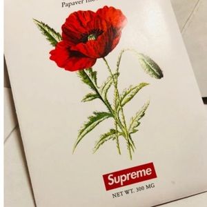 Authentic Supreme SS18 Poppy Seed Pack